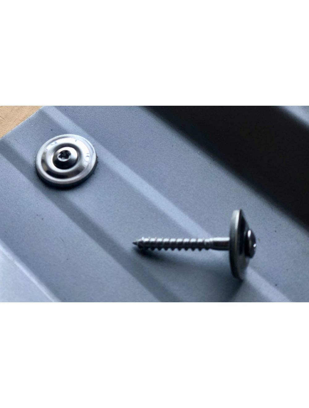 100x Surub cap semibombat 4,5x45 mm cu saiba 15mm EPDM, otel inoxidabil A2