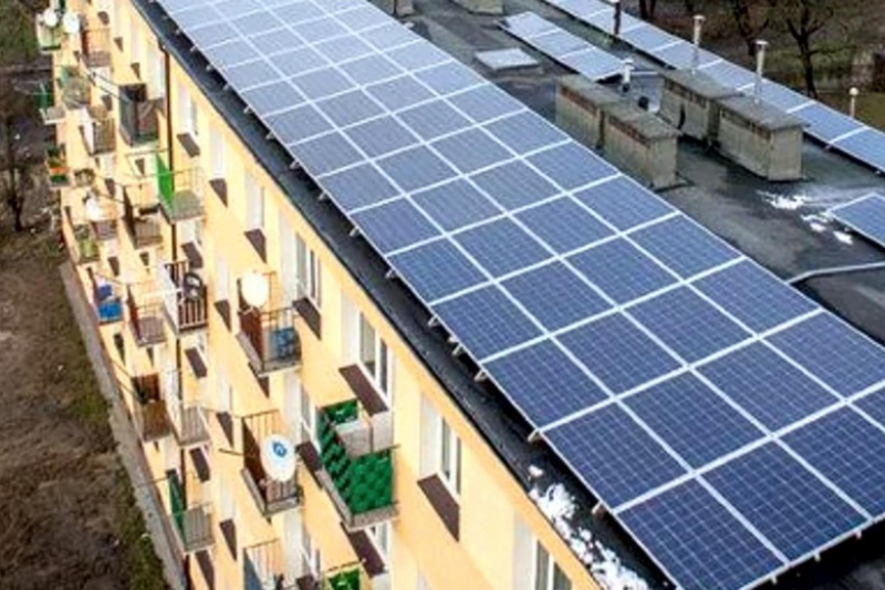 Se pot monta panouri solare fotovoltaice la bloc?