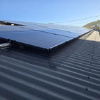 Clemă speed clip pentru fixare plasă anti pasări la panouri solare fotovoltaice, fără șuruburi, pentru panouri cu rama cu 2 laturi
